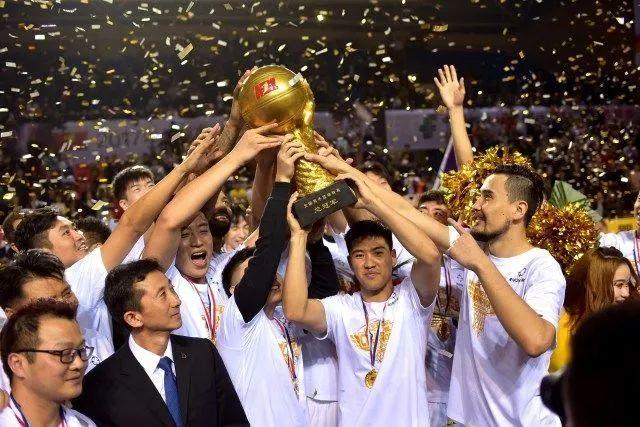 网易&大郅的故事:退役后泪崩